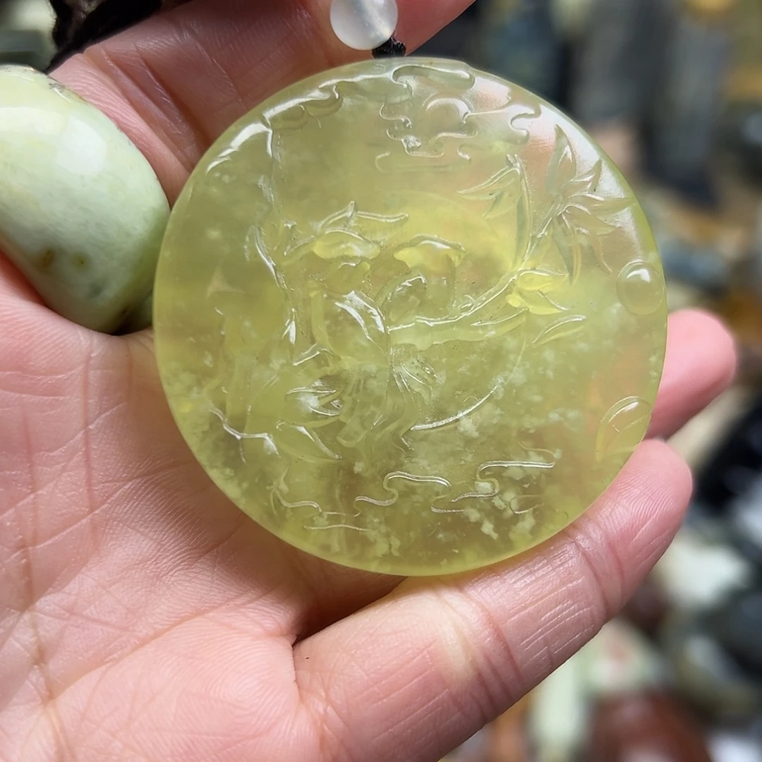 岫玉未镶嵌颈饰天青冻双面喜鹊