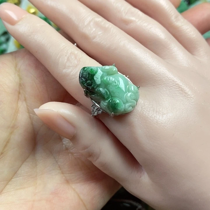 吊坠(赠链)未镶嵌翡翠
