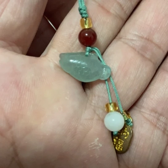 翡翠未镶嵌颈饰手机挂嘎嘎好