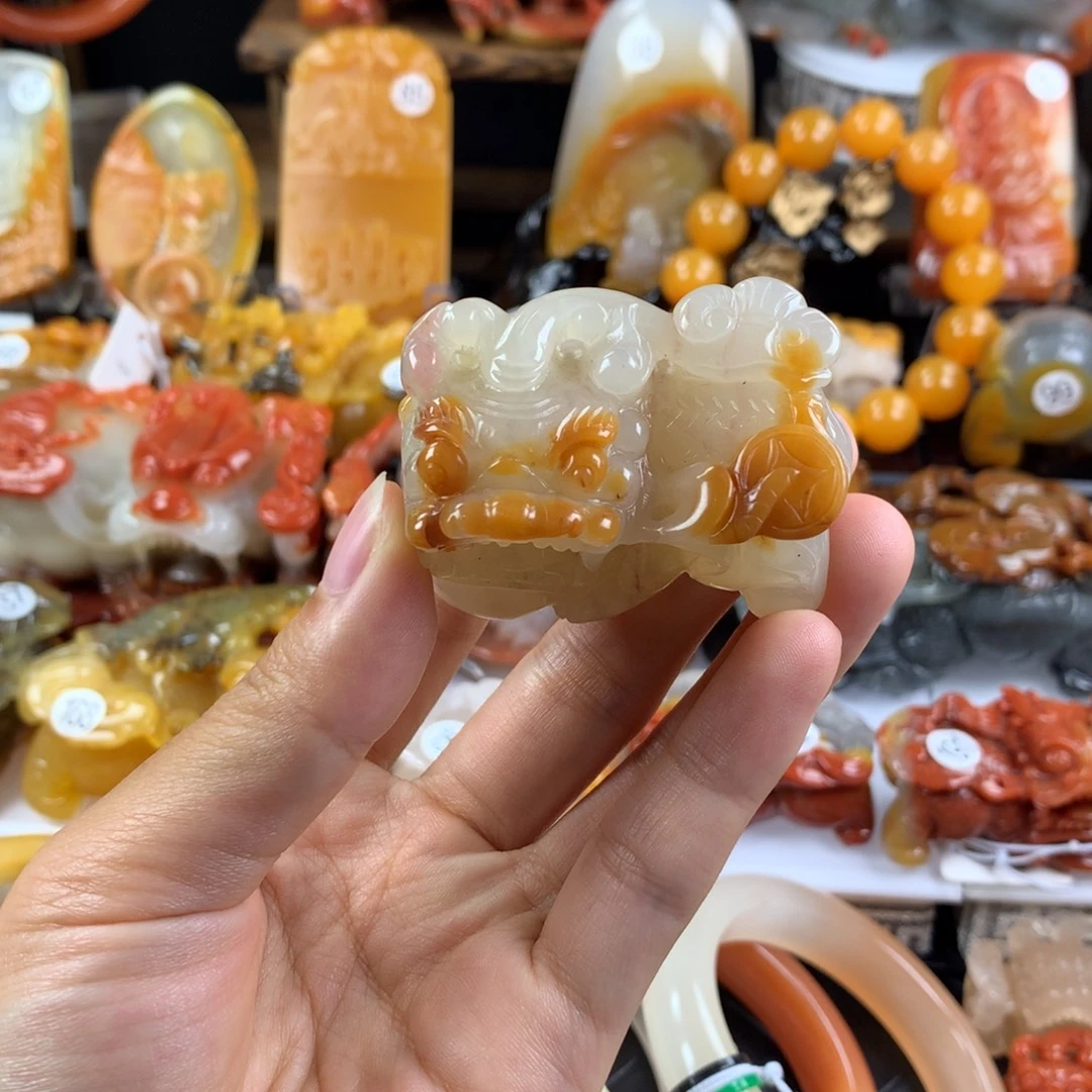 石英质玉（黄龙玉）未镶嵌手把件