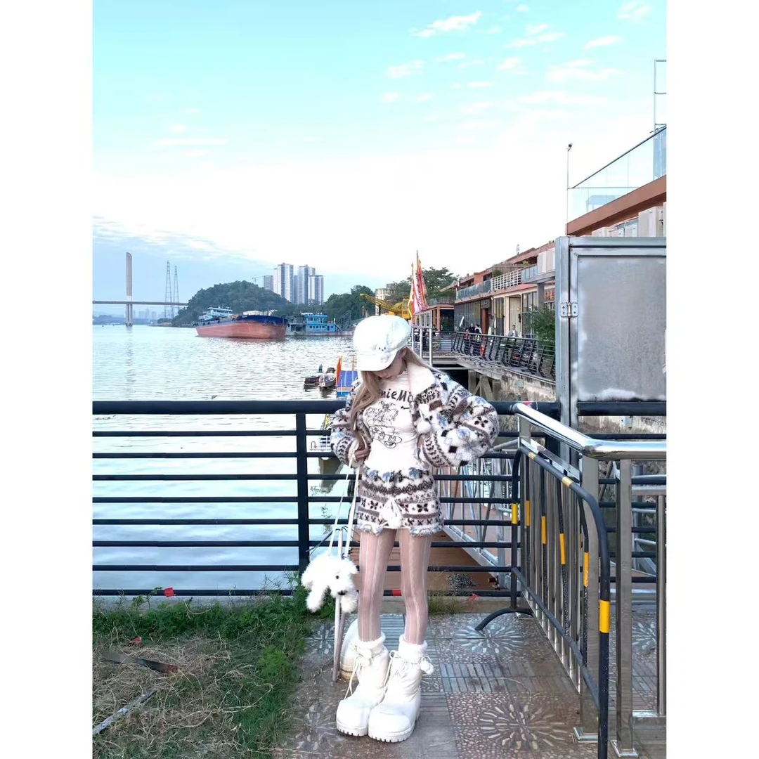 MinieMia【费尔岛日记】冬季纯欲辣妹费尔岛棉服辣妹毛球棉裤套装