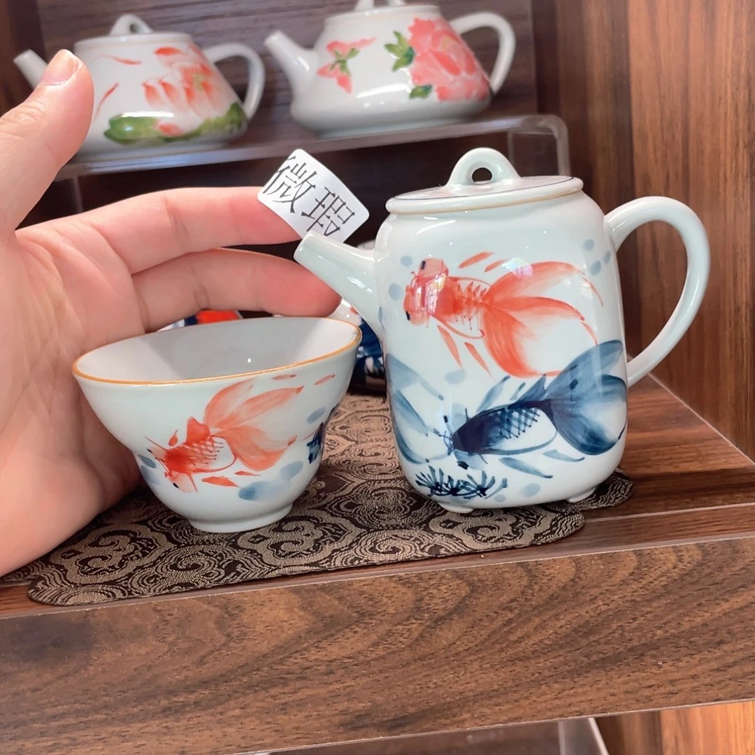 釉下手绘茶具微瑕