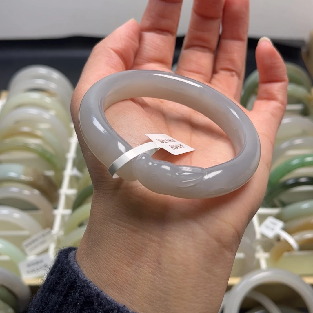 和田玉未镶嵌手镯56.5圈