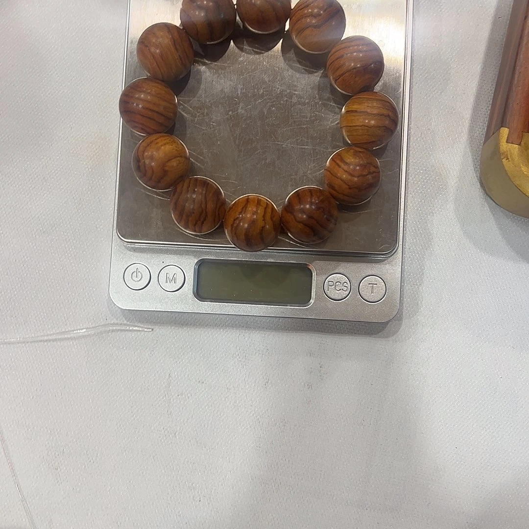 茶宠黄花梨木的品相完好