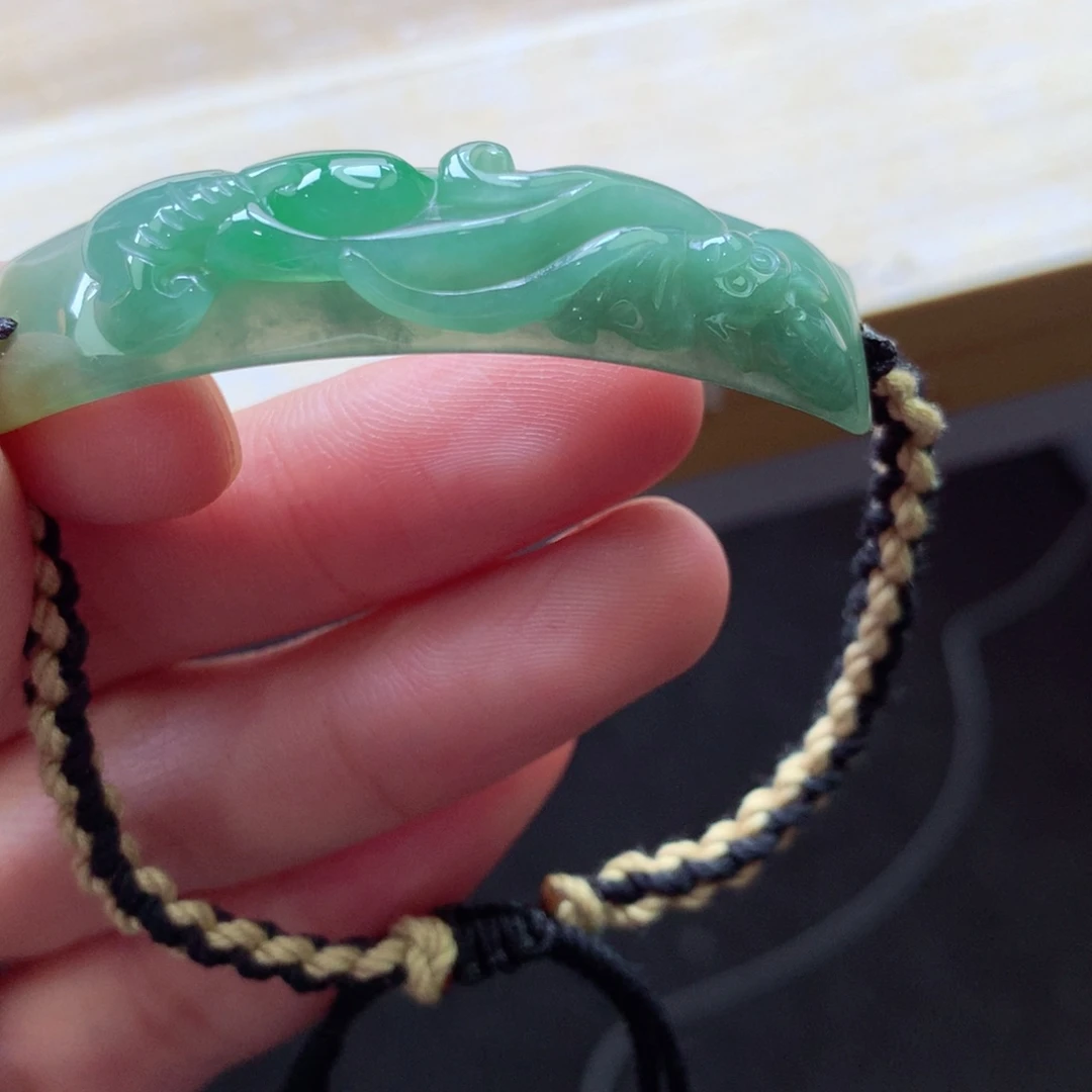 翡翠颈饰未镶嵌吊坠