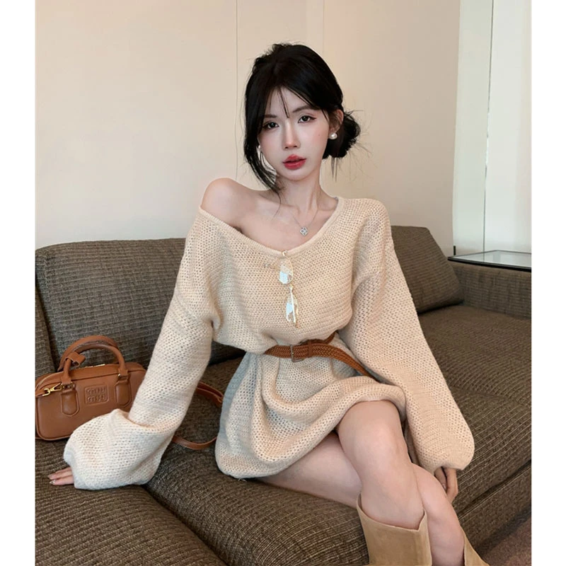 韩系氛围感穿搭钓系约会裙纯欲风辣妹露肩长袖针织毛衣连衣裙秋季