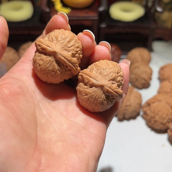 2***️大叶紫檀(黑酸枝木类)文玩核桃舍利子