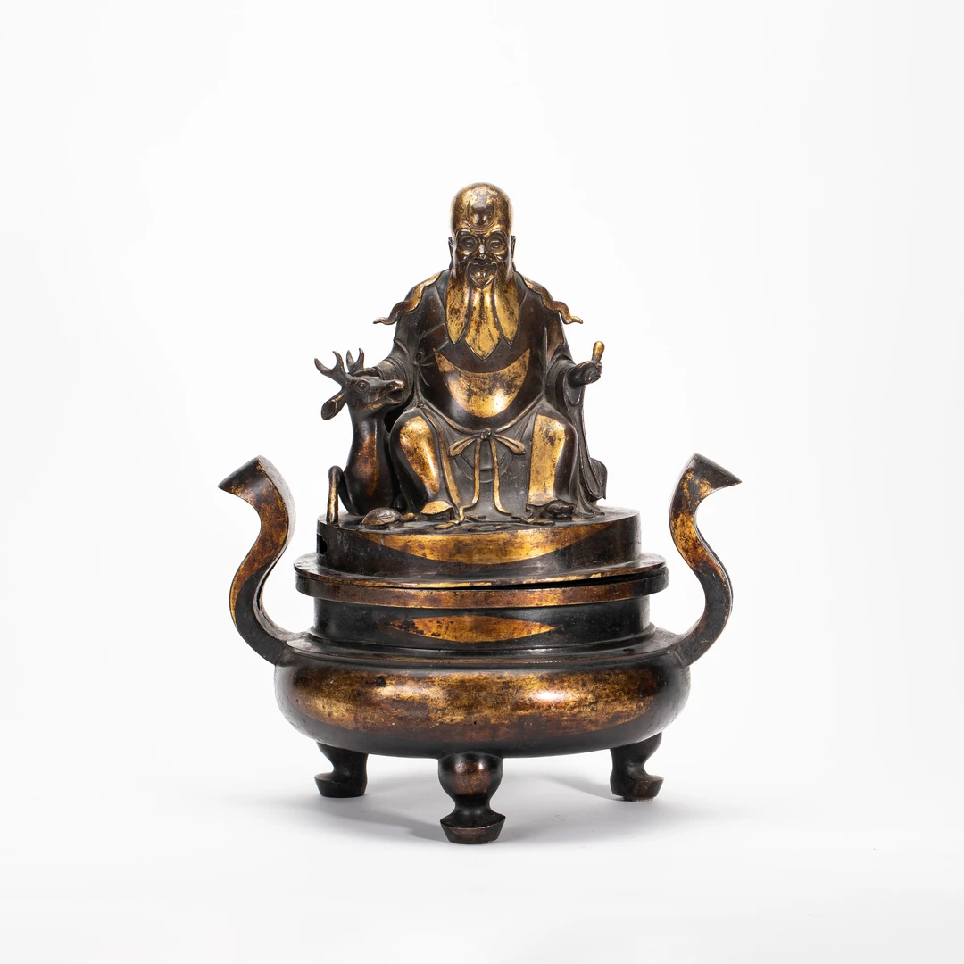 10. 明 铜局部鎏金寿星骑鹿钮朝冠耳炉【古董拍卖】