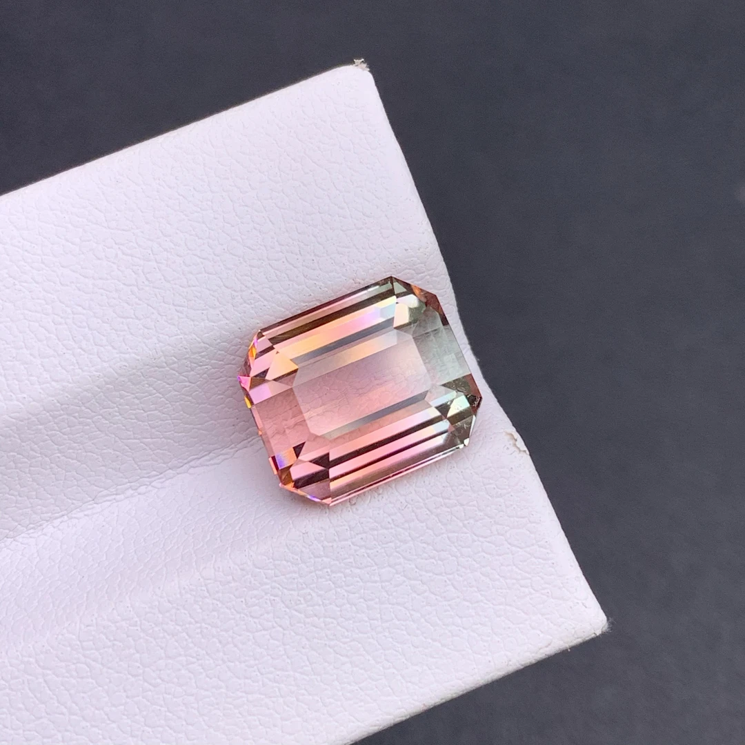 天然双色碧玺裸石7克拉尺寸10*11.5*6.5