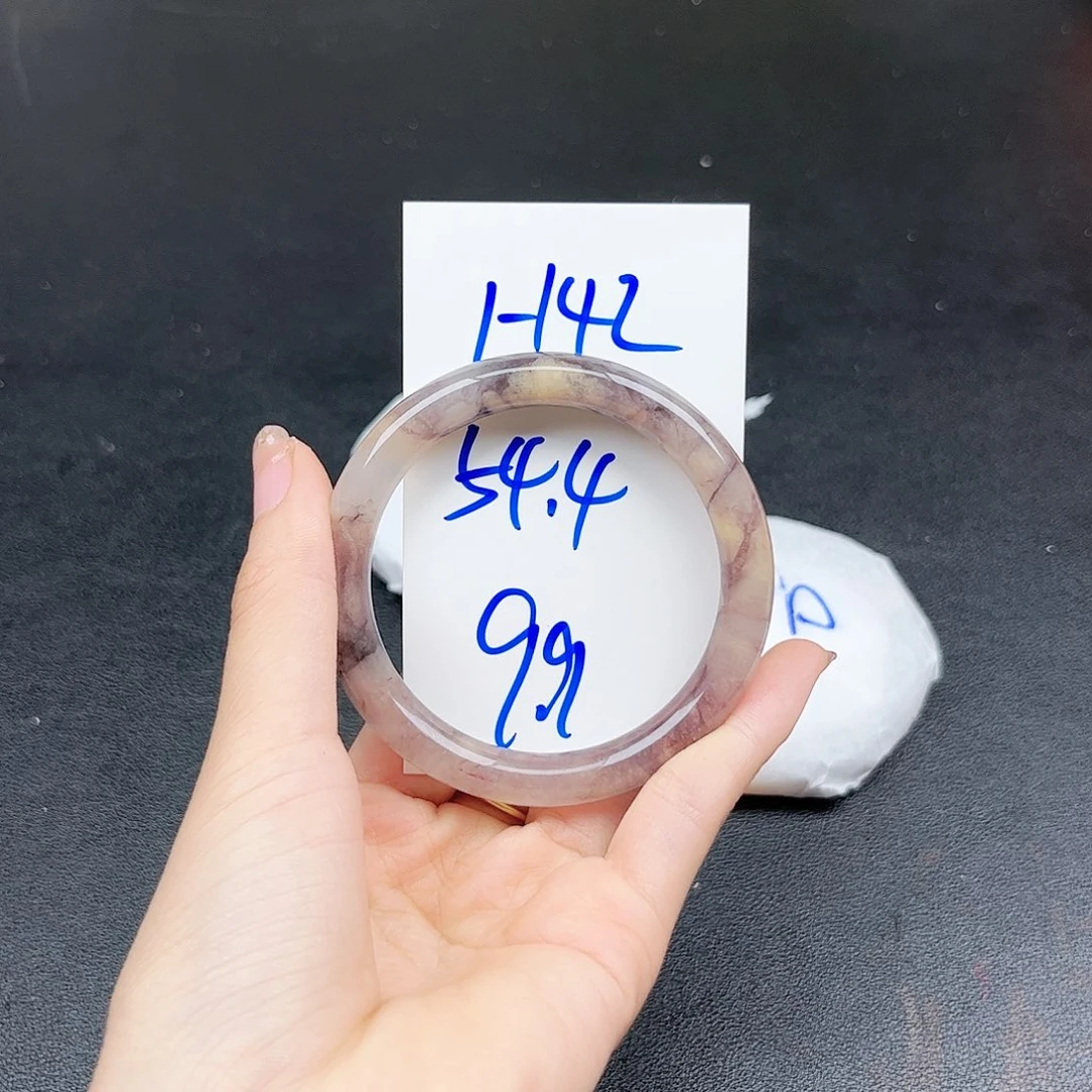 未镶嵌手镯石英质玉1.142
