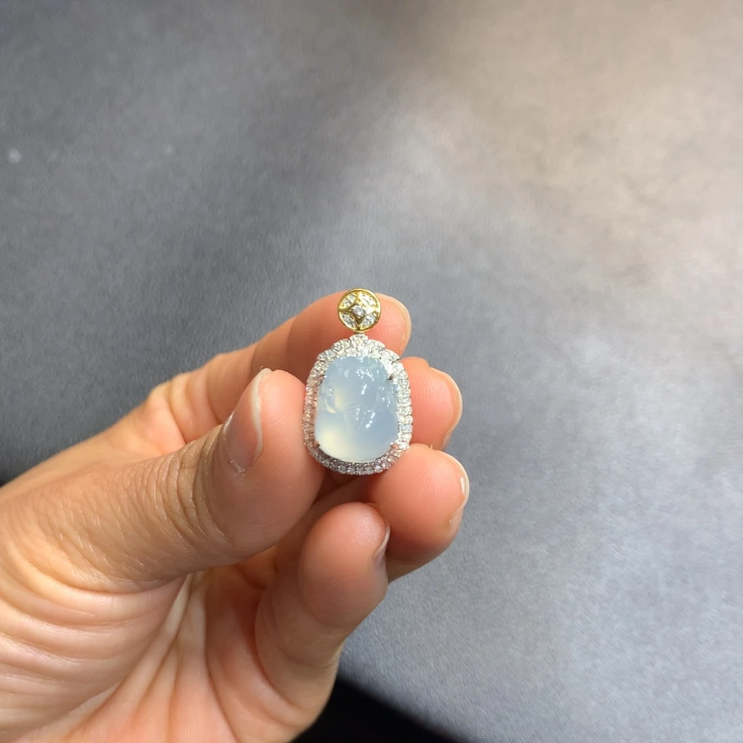 翡翠吊坠(不含链)18K金镶嵌