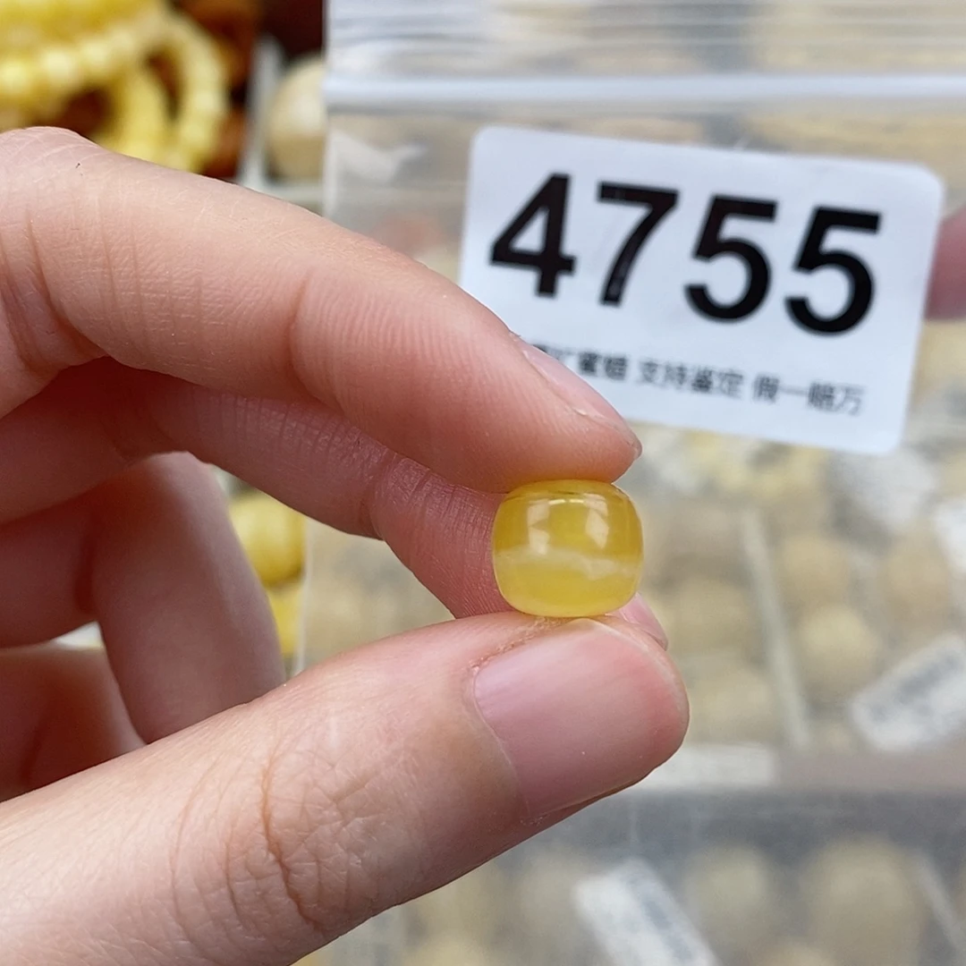 蜜蜡未镶嵌珠宝奇石10