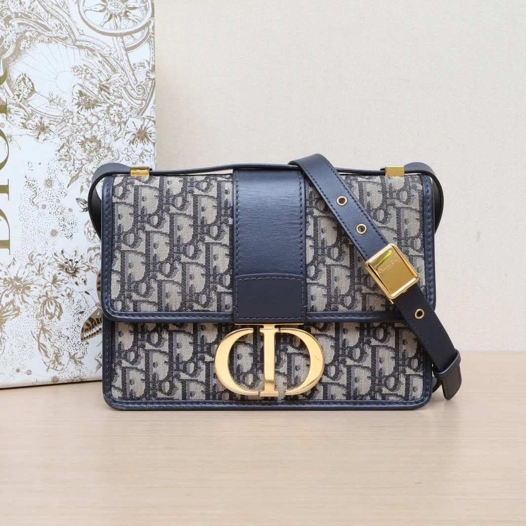 95新 DIOR/迪奥 小花Jerry活动 蒙田 皮肩带 大号 24拼 蓝色 金扣