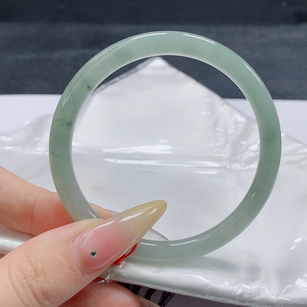 【闪购商品】未镶嵌手镯（圆镯）翡翠405号