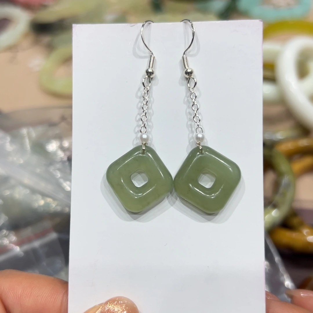 透闪石质玉手镯未镶嵌