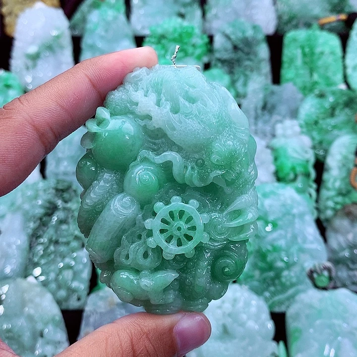 小***暖吊坠(不含链)未镶嵌翡翠