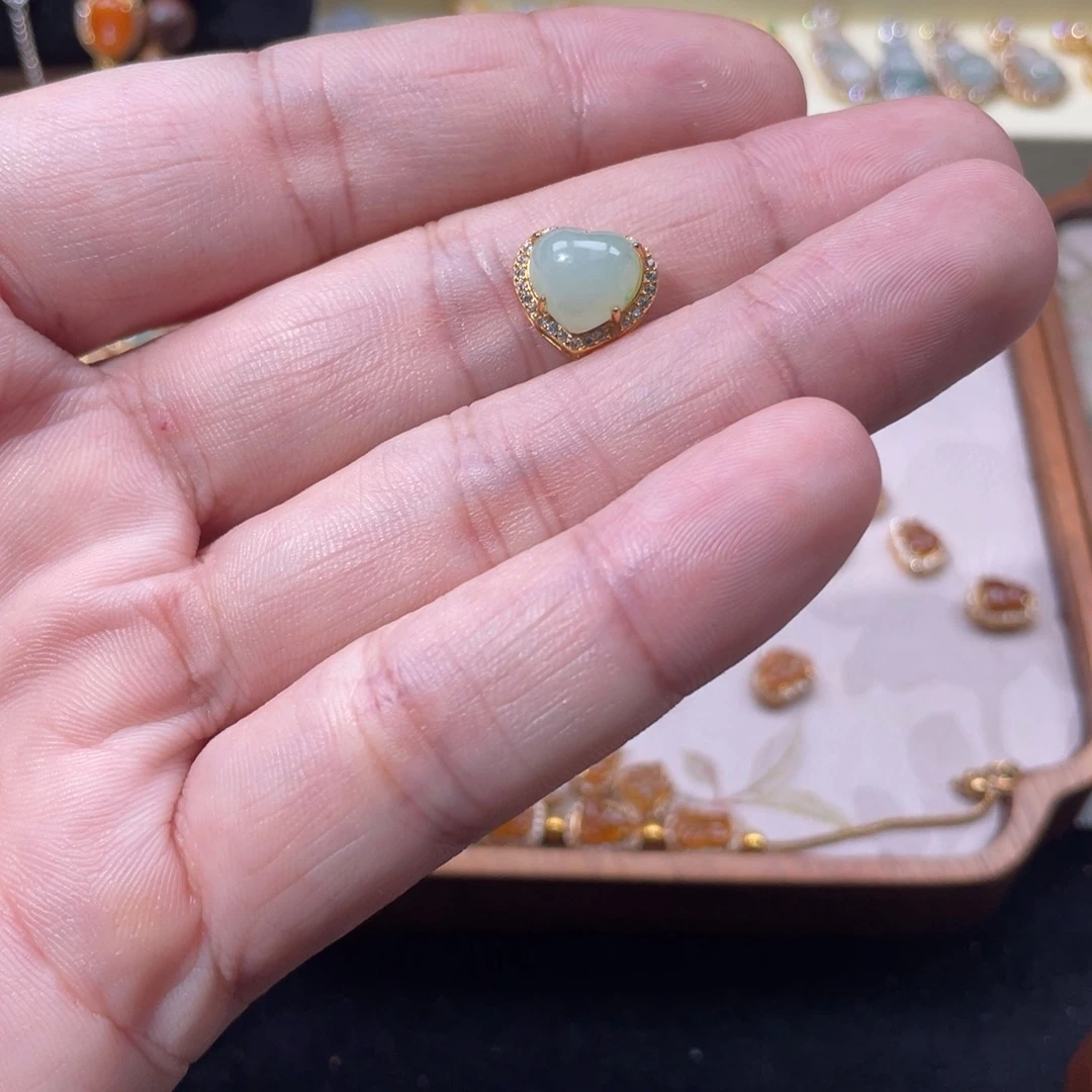 翡翠银S925镀金镶嵌颈饰925银 镀金 爱心吊坠 不含项链