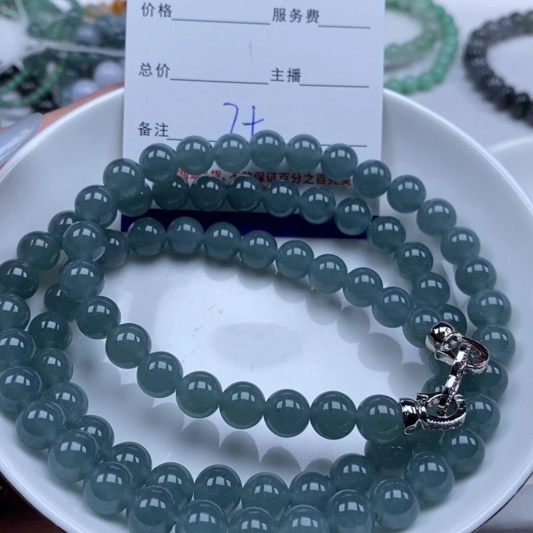 翡翠未镶嵌颈饰得**鱼翡翠散珠