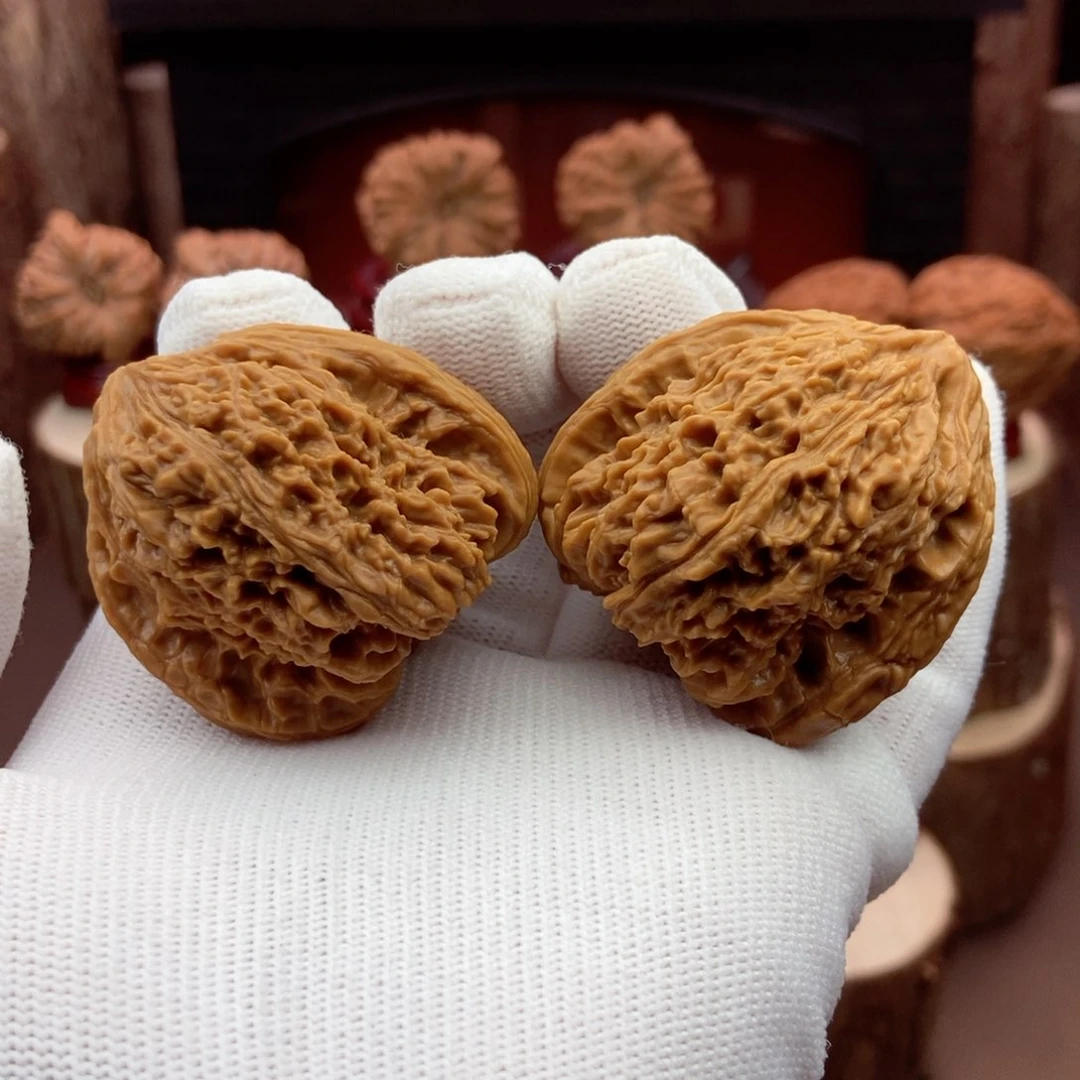 文玩核桃把件座山雕40.2.41克