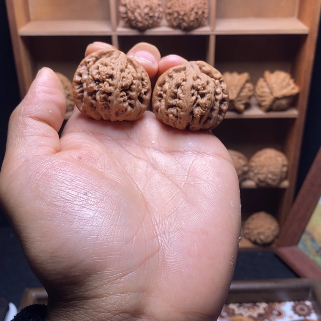 秋***.吊坠文玩核桃粗筋