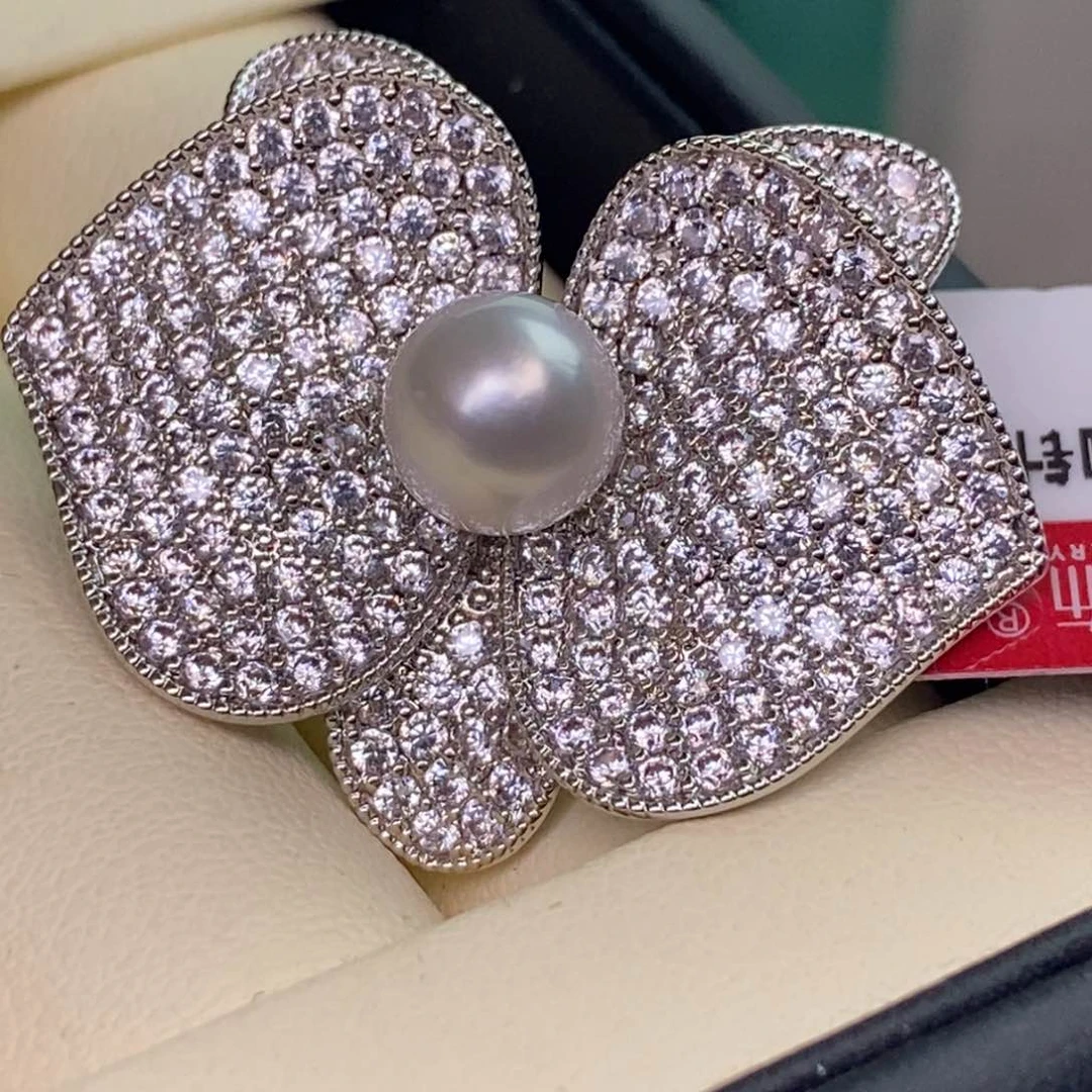 未镶嵌胸饰海水珍珠