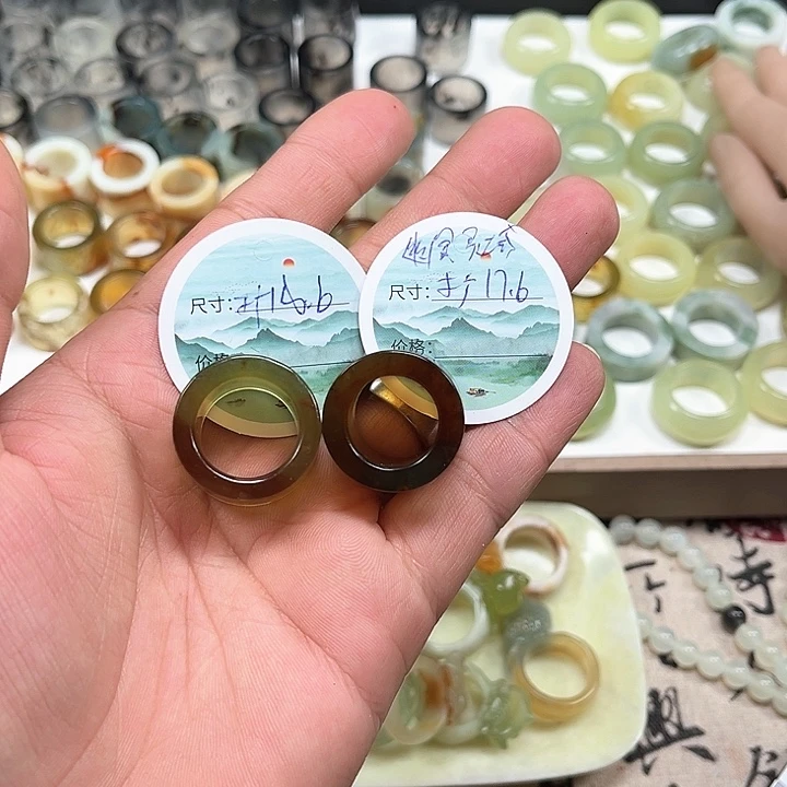 蛇纹石玉戒指合金幽***?