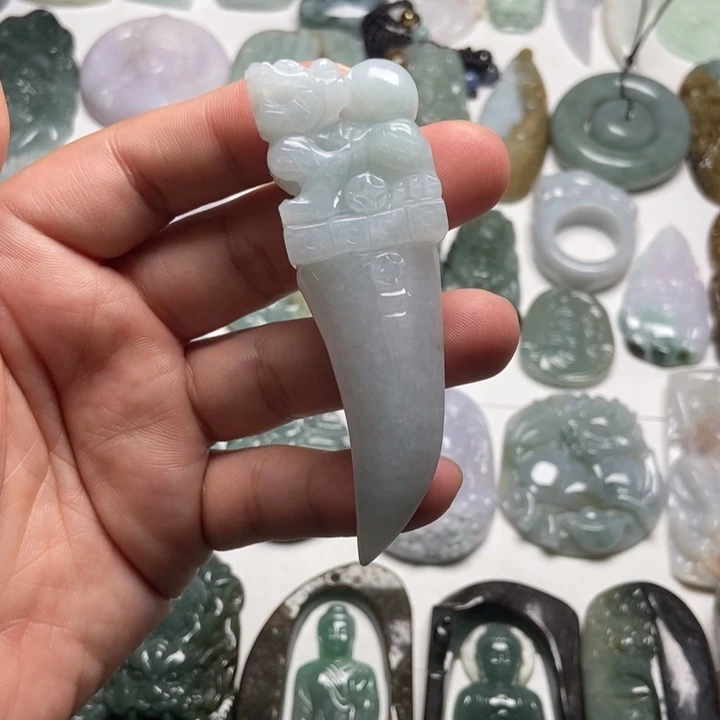 翡翠未镶嵌颈饰龙牙53