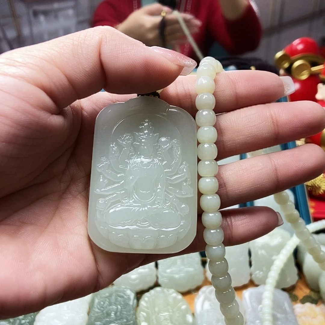 和田玉颈饰未镶嵌淄****）