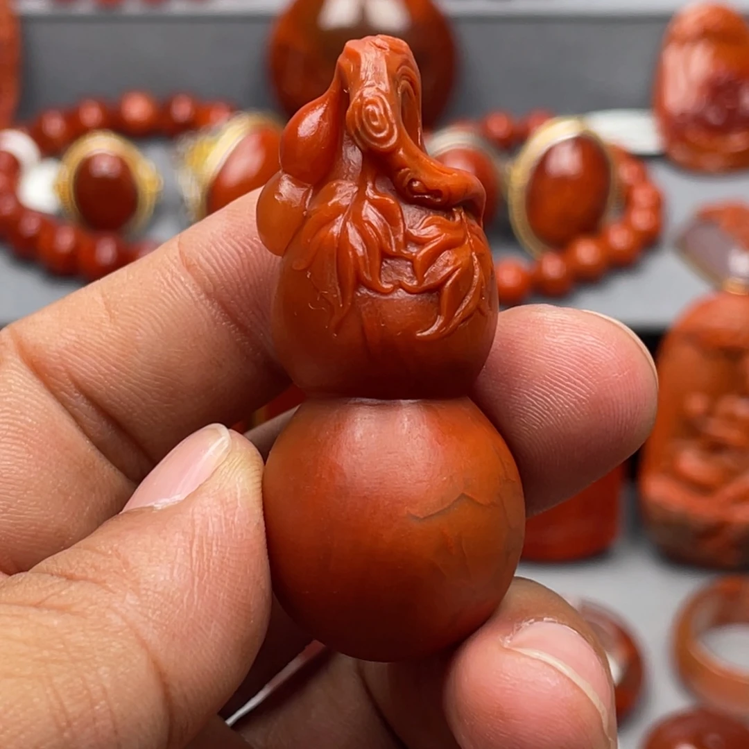 南红玛瑙未镶嵌珠宝奇石吊坠