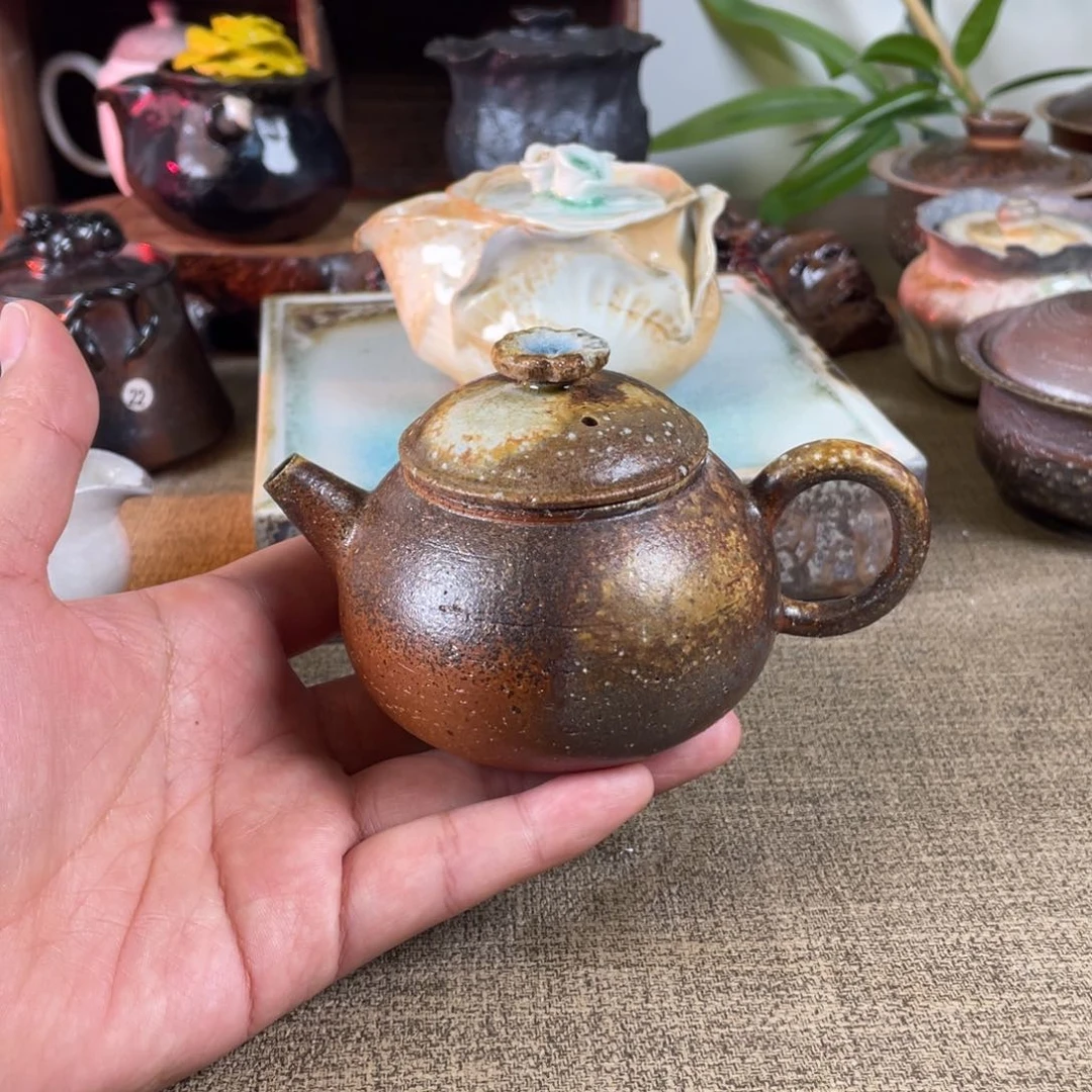 饼干壶。  柴烧。 容量150