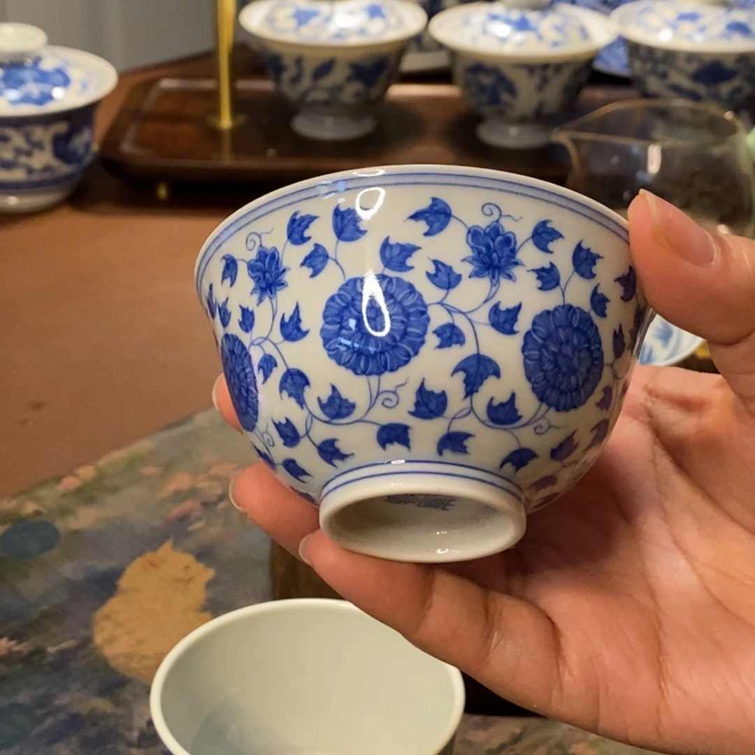 青炎亚飞缠枝牡丹花