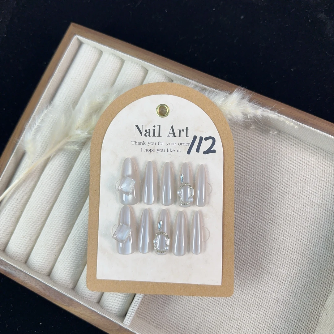 爆款奢华高颜值穿戴甲2024火爆款秋冬高级感显白时尚轻奢美甲 112