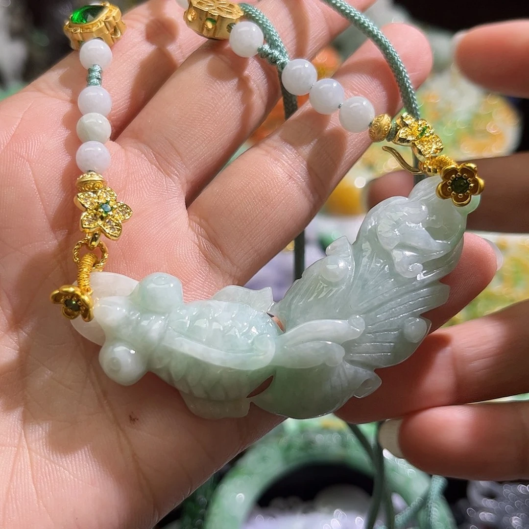 翡翠未镶嵌颈饰待编织