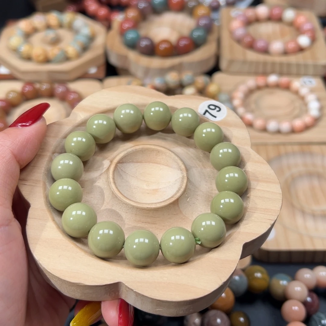 暖***暖石英质玉未镶嵌手链89