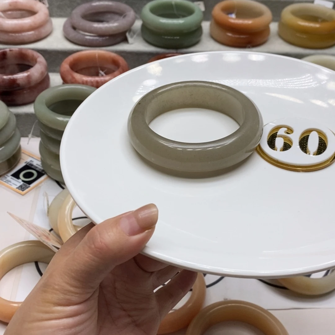 石英质玉未镶嵌手镯