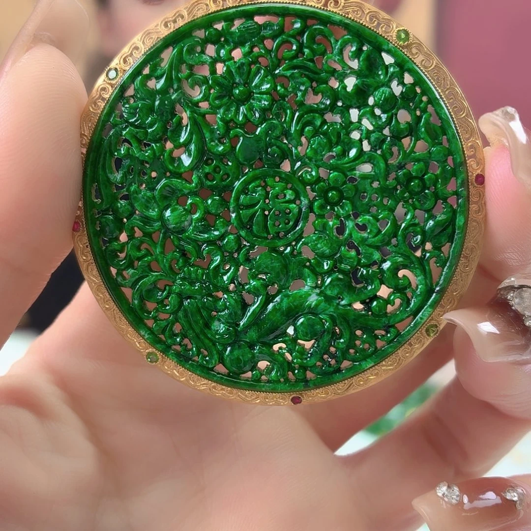 翡翠18K金镶嵌颈饰翡翠