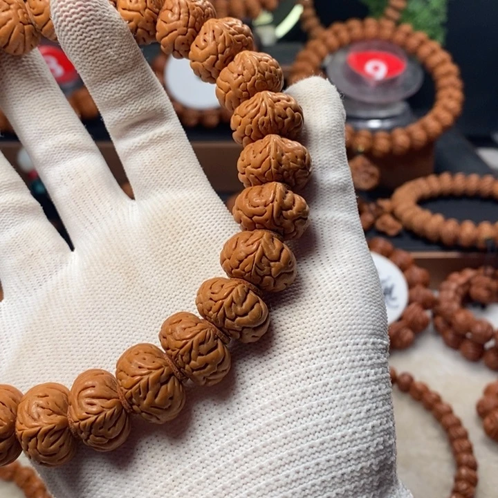 桃核吊坠小****）秦岭龙纹