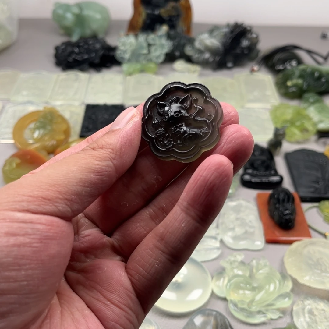 未镶嵌蛇纹石玉颈饰