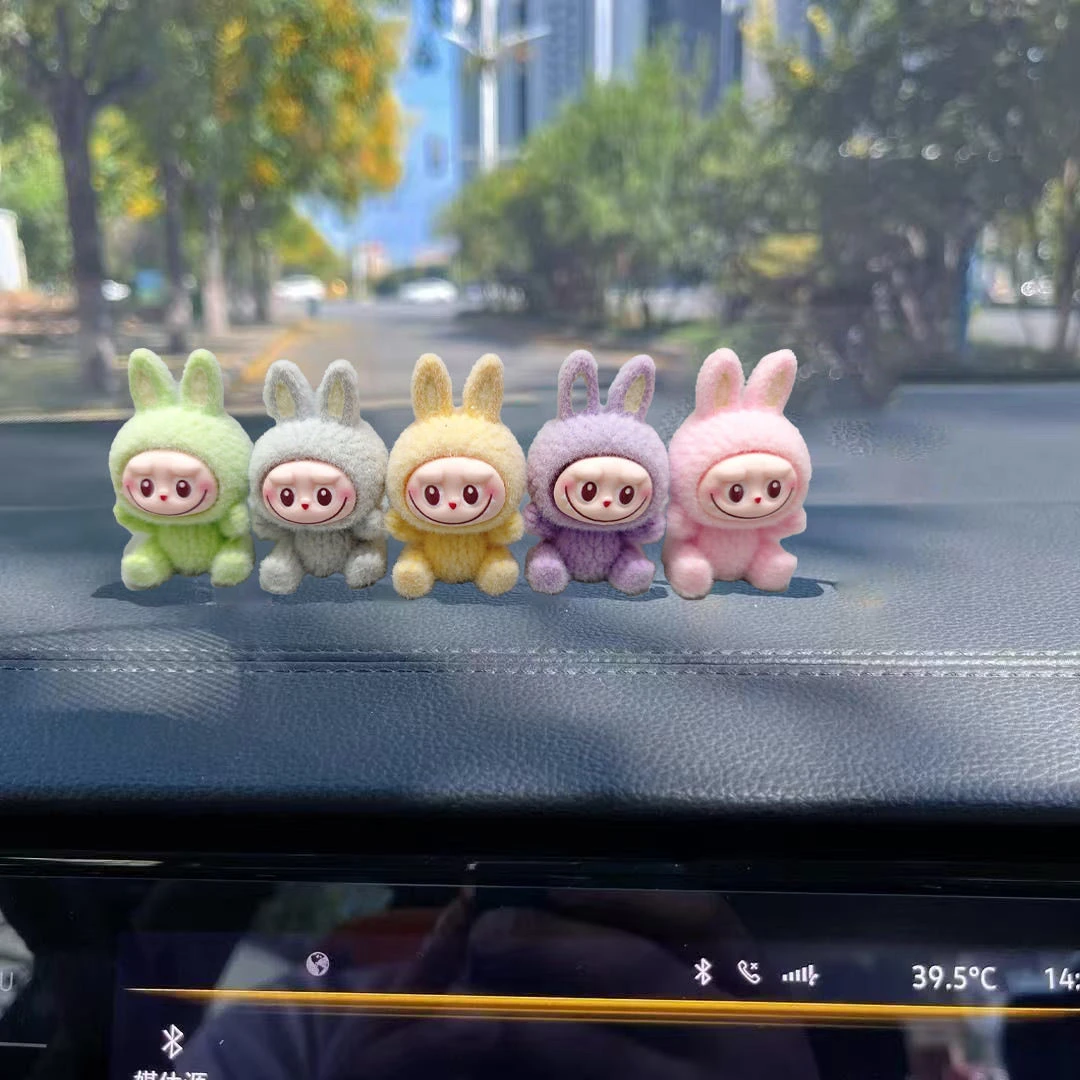 新款坐姿labu拉布汽车中控台布摆件卡通车载显示屏中控饰品