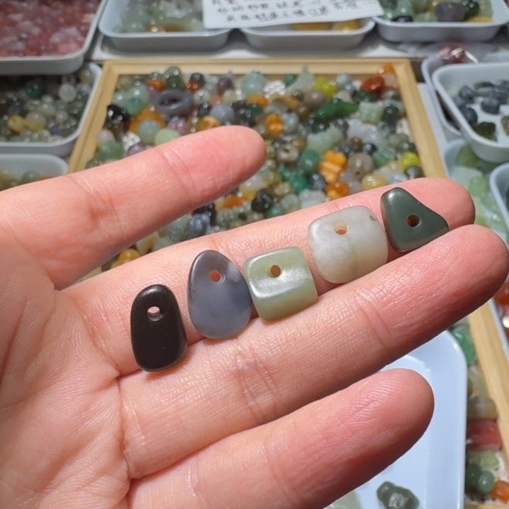 和田玉未镶嵌珠宝半成品