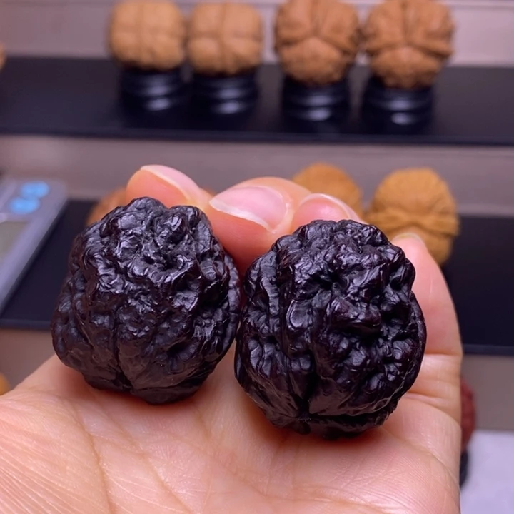 文玩核桃把件血舍利11