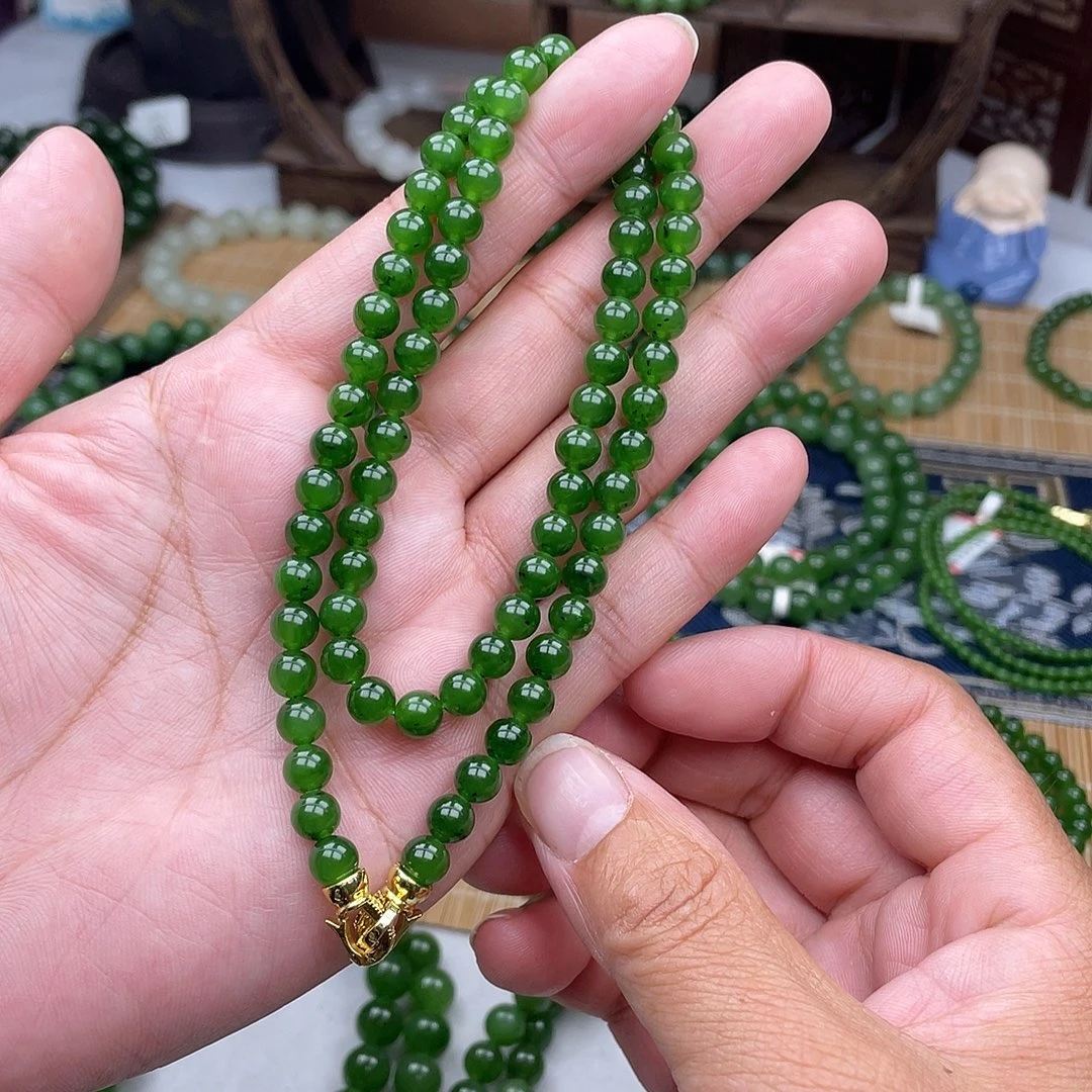 和田玉未镶嵌颈饰辣阳绿卡6