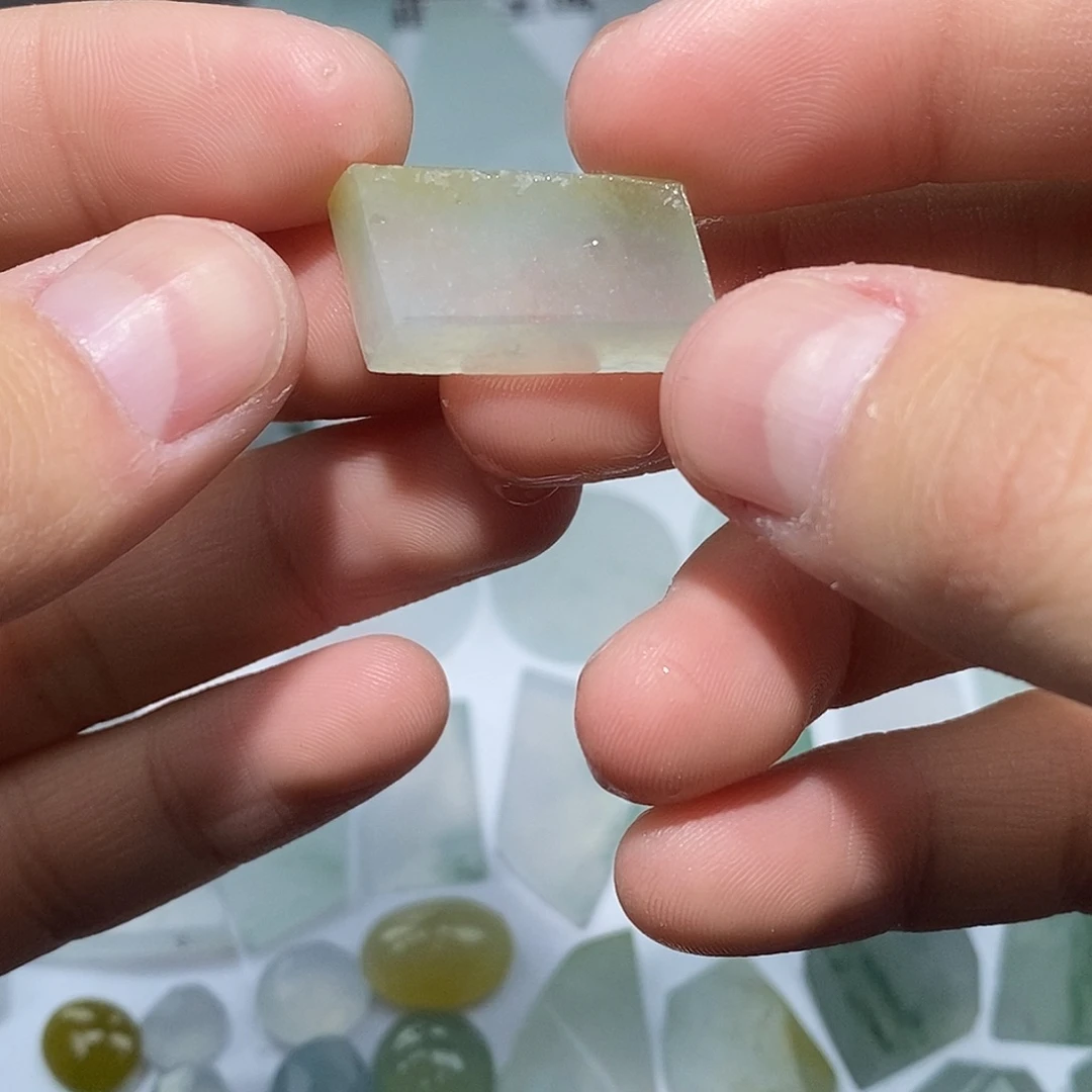 翡翠未镶嵌颈饰7543