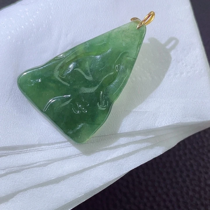 翡翠颈饰18K金镶嵌翡翠