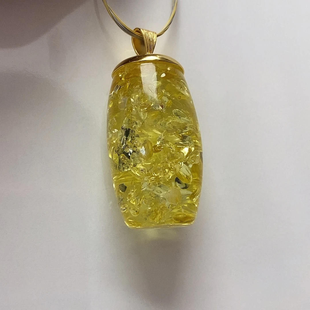 琥珀未镶嵌裸石吊坠