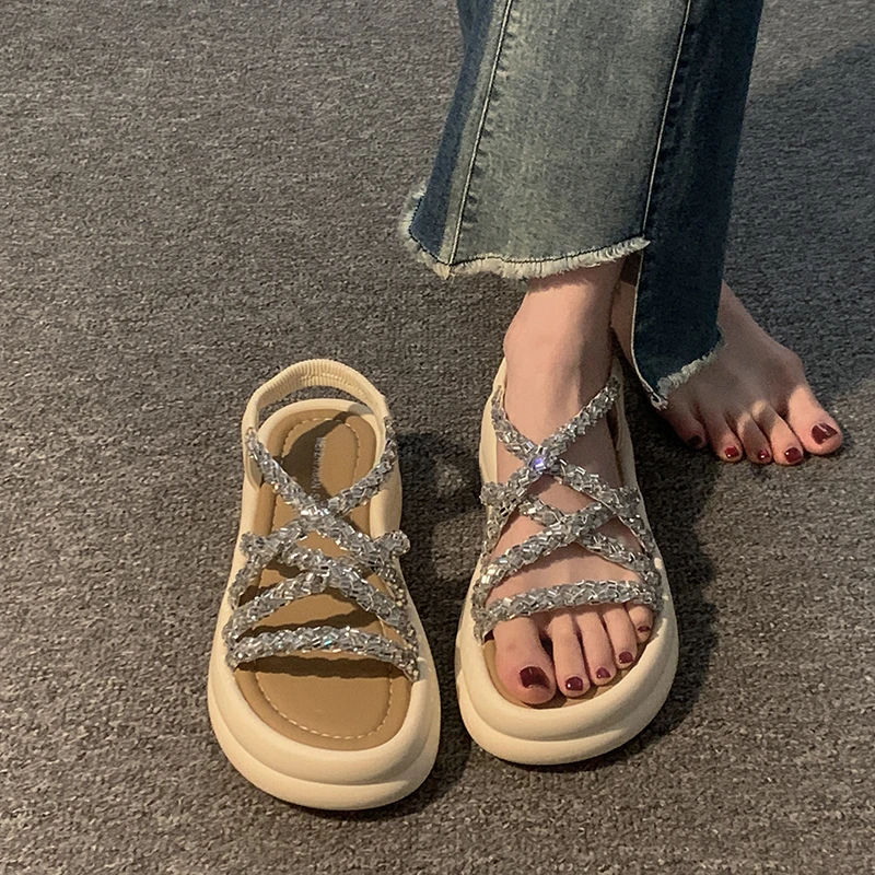 贾不假凉鞋女款2025新款夏季超火时尚水钻配裙子厚底绝美沙滩鞋子