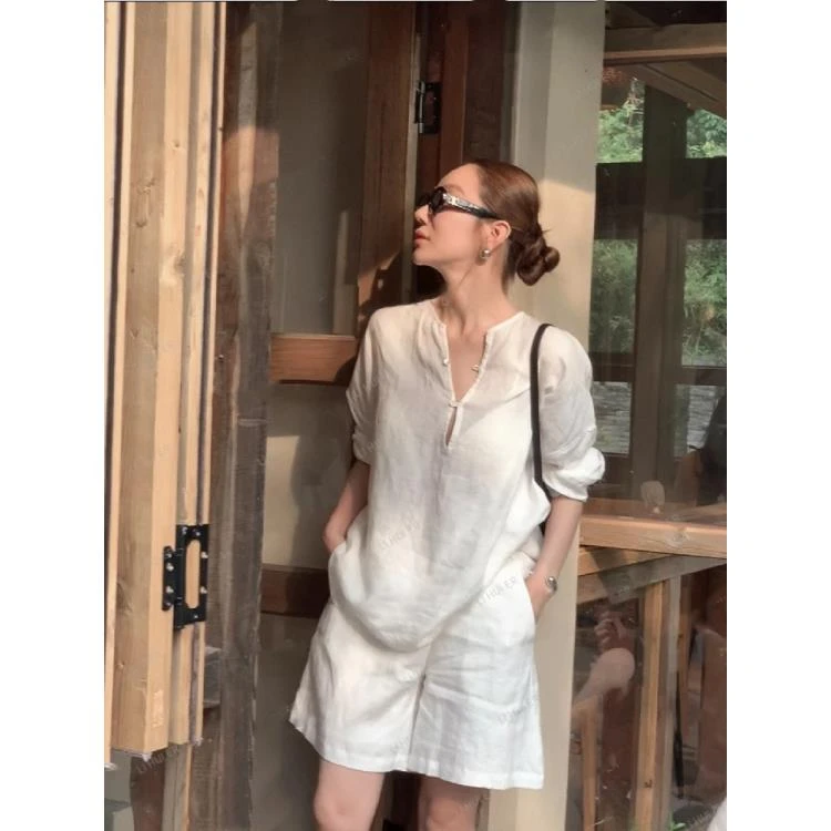 老钱风白色亚麻套装女夏日度假穿搭休闲松弛感防晒衬衫短裤两件套