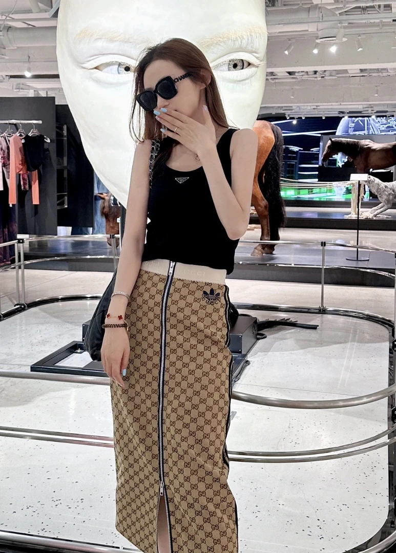 95新 GUCCI/古驰  cc714 棉 阿迪达斯联名老花满印半身裙 40码