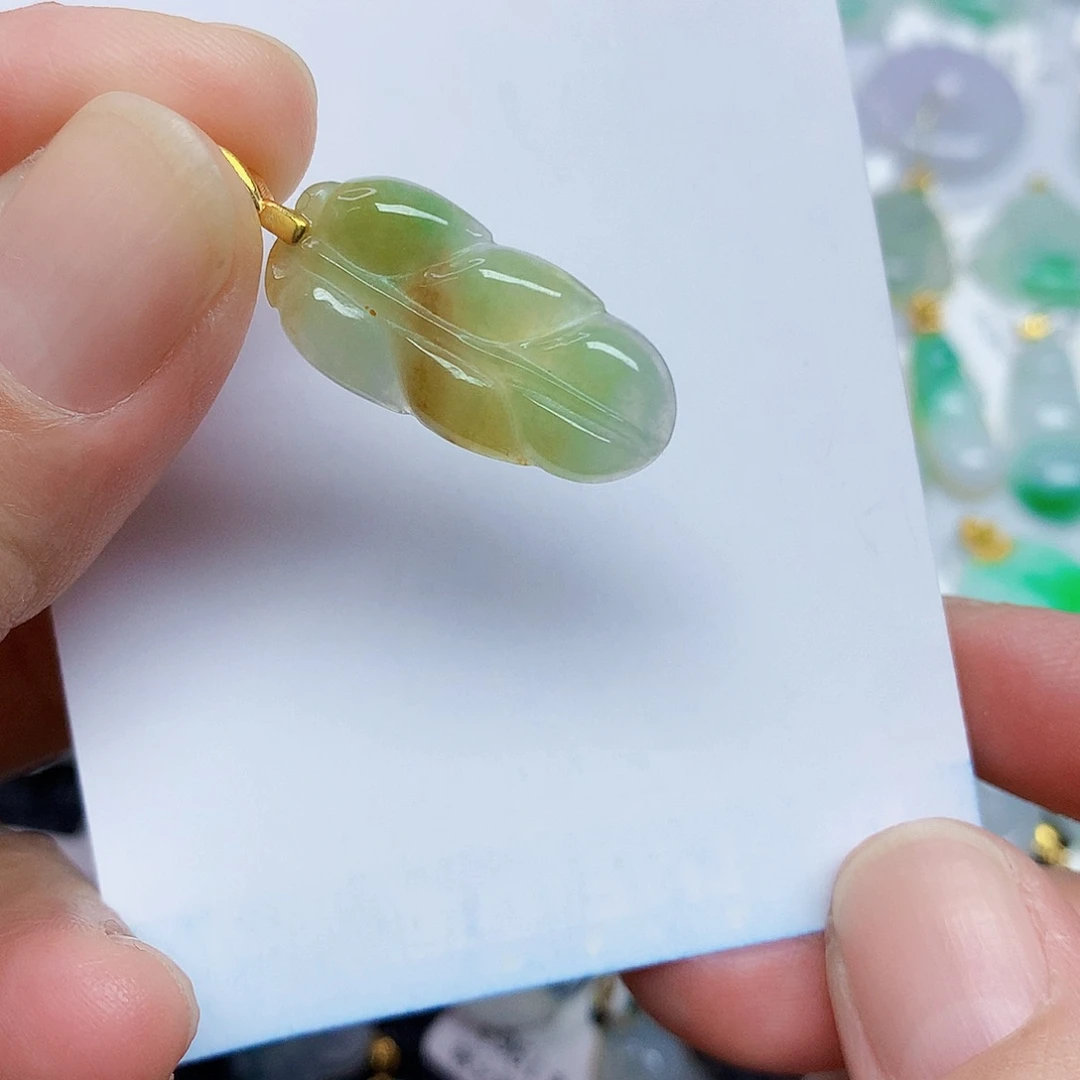 翡翠未镶嵌颈饰3357789