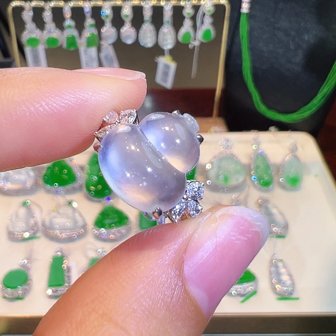 翡翠18K金镶嵌戒指